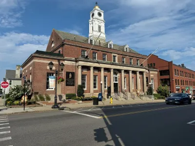 Industrial Penthouse in Downtown Plymouth Hotels near DSW Designer Shoe Warehouse