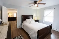 Hillside Hideaway.Quiet, clean, Hot tub. hidden gem, Skyline Park & Massanutten.