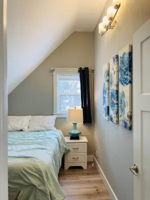 Family friendly!  Walk to Fishtown, beaches, shops and restaurants.