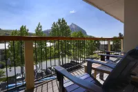 3br/2Ba,Mt view,hot tub,free shuttle!Summer is on the way!