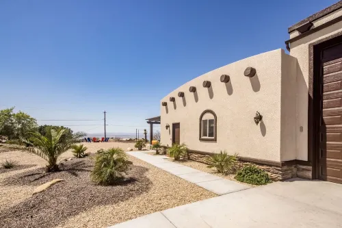 Lake Views! Upscale Private Villa