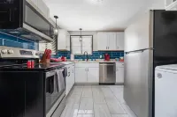 Magnolia Apt- Great Amenities & Price. High Quality Beds and Pillows