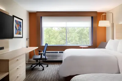 Holiday Inn Express & Suites Canton Hotels near Cherokee Arts Center