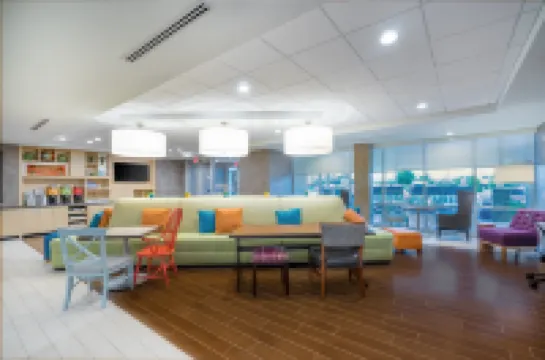 홈2 스위트 바이 힐튼 볼링 그린