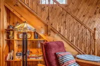 Lakefront Retreat | Sleeps 10 | Private Beach