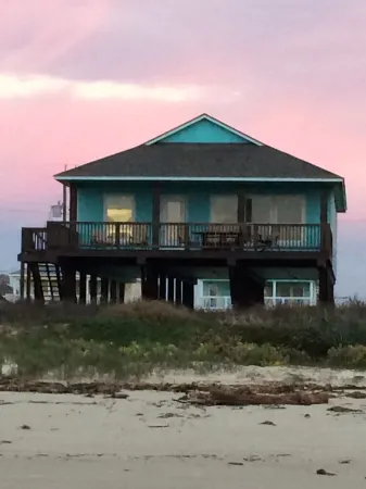 La Belle a BEACHFRONT Escape - Sleeps 12 - 4Bedroom, 4Bath - Dune Walkover