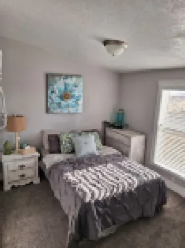 Beautiful Split Mountain house rental