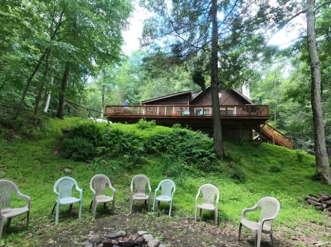 Secluded Pocono lodge, perfect for a weekend getaway with friends or family