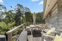 Escape to the Otway Nest, a Deluxe Cottage in the Great Otway National Park. Hotels in Tanybryn