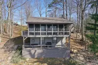2 BR Mountain Cottage - AMAZING VIEWS!!