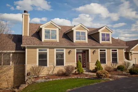 6 Bedroom Luxury Home w/ Fireplace, Hot Tub, Pool Table, Foosball