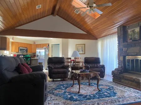 Cozy 2-bedroom house in Bella Vista with WiFi and AC