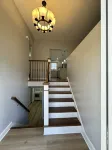 Cozy home 5 minutes to shopping center, HC college, 2 kitchens, 2 living rooms