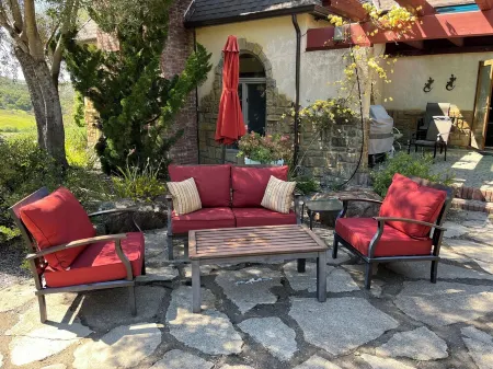 Luxury home on 400 Acre Ranch Отели рядом с достопримечательностью «Государственный университет Калифорния Политекник»