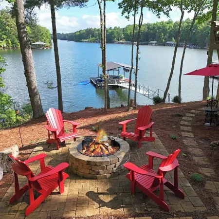 Water-Front Yr-Around, Cabin on Lake Nottely