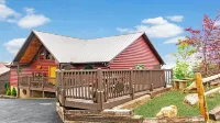 Spectacular Views, Jacuzzi, Clean Cabin, Fast Wifi, Ideal Location, by Dollywood