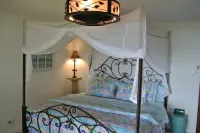 THE LAKE HOUSE AT KNOB HILL