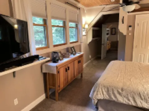 Mountain retreat by Lake Glenville: creekside, secluded, Cashiers - Glenville Hotels in Hamburg