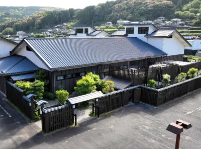 Natural Hot Spring Villa Motonoyu Hoteles en Isahaya