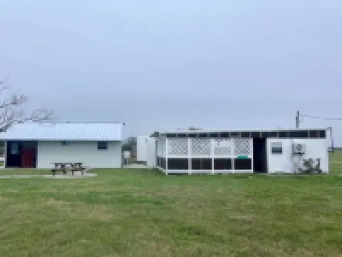 Fisherman’s getaway close to water.  Plenty of room for kayak and boat trailers.