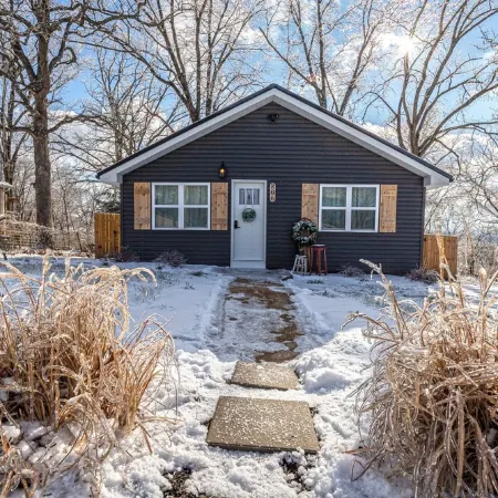 The Nest - Cute, Clean & Comfy - 10Min to Ft. Wood