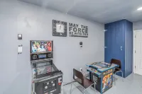 Spacious 4-bedroom house with Pool, Fun BackYard & Amazing Game Room