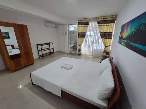 Kandy Panoramic MPM Deluxe balcony suit-Aircon4B2