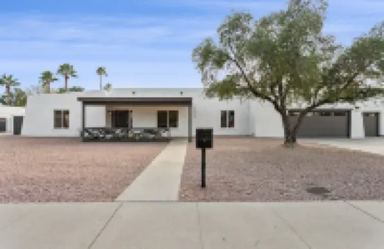 6BR Scottsdale Oasis w/ Pool, Bball & Casita!