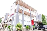 RedDoorz @ Citraland Surabaya Các khách sạn ở Surabaya