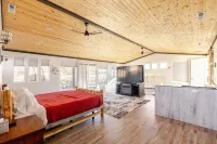 Zion Vista 7BR/5.5BA Poolside Manor Near Zion: Sauna, Hot Tub, Golf, Gym - Villas