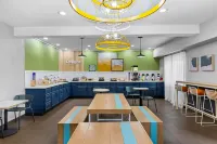 Spark by Hilton Glendale Phoenix North