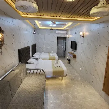 Hotel Elliott Inn 印度孟買國際展覽中心附近的飯店