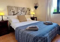 Detached Finca, Private Pool, Panoramic View, Terrace with Shadow, Internet, Hotels in Sineu