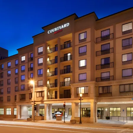 Courtyard Milwaukee Downtown