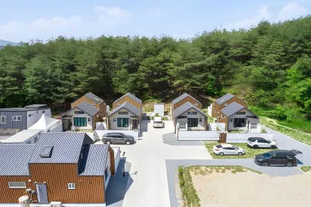 Gangneung Stay Momo Отели рядом с достопримечательностью «Джумунджин- Бич»