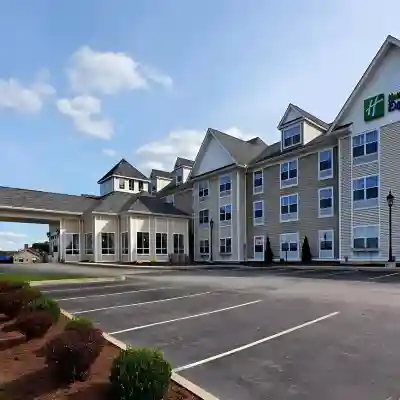 Holiday Inn Express Mystic - Groton Area Hotel Exterior