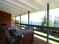 Endeavour Lodge - parking