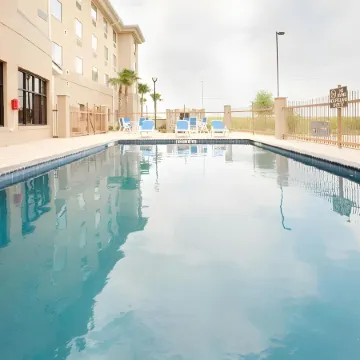 Holiday Inn Express & Suites LAREDO-EVENT CENTER AREA by IHG
