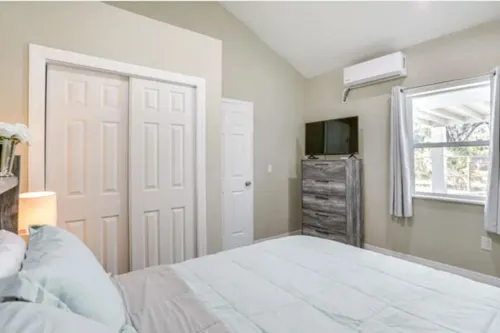 Cozy 1-bedroom apartment with carport and WiFi in phenomenal St. Petersburg