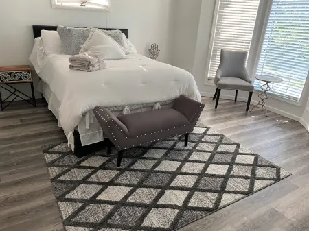 Elegant Condo in Historic Sheboygan Falls, Licensed and inspected by Sheb County Отели в г. Шебойган