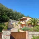 Villa with private pool in a quiet location with mountain views 5 min from Ceret  호텔