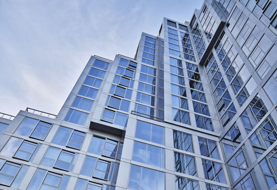 5. 콘래드 로스앤젤..