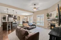 Spacious Retreat in West Omaha 2 King 3 Queen Beds