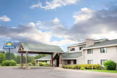 Moose Lake Lodge & Suites Hotels in Kettle River Township