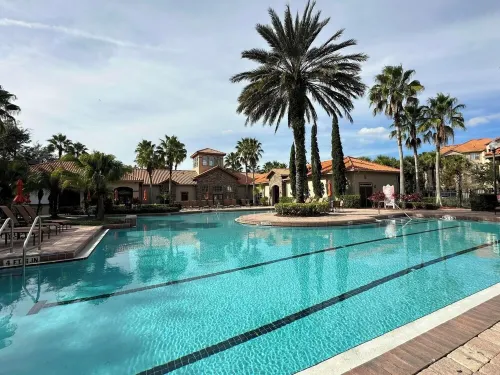 Charming 3-bedroom condo with WiFi, fitness room in Tremendous Davenport