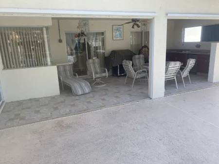 Belle Ville of Port St-Lucie Отели рядом с достопримечательностью «Порт-Сент-Люси Ботаникал Гарденс»