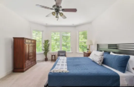 Hera Haven: Pickleball, hot tub, racetrack & lake サラトガのホテル