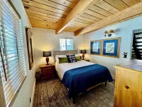 Private Beach Park,  Sauna,  Hot Tub,  Dog & Family Friendly North Tahoe Art Center附近的飯店