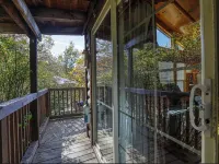 Rustic Mountain Retreat – Breathtaking Views, Private Hot Tub & Grill.