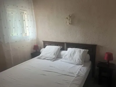 Beautiful air-conditioned apartment in residence with swimming pool and parking Hotels near Cala Murtra